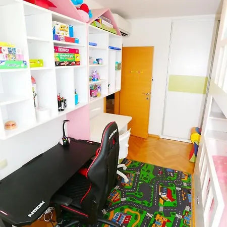 Luxury Family * אומיס